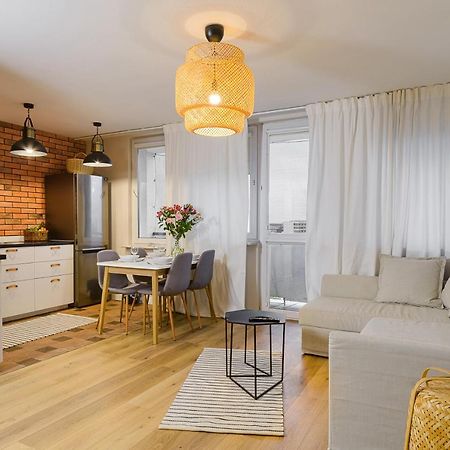 P&O Apartments Hawajska 바르샤바 외부 사진