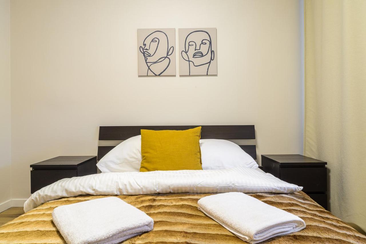 P&O Apartments Hawajska 바르샤바 외부 사진