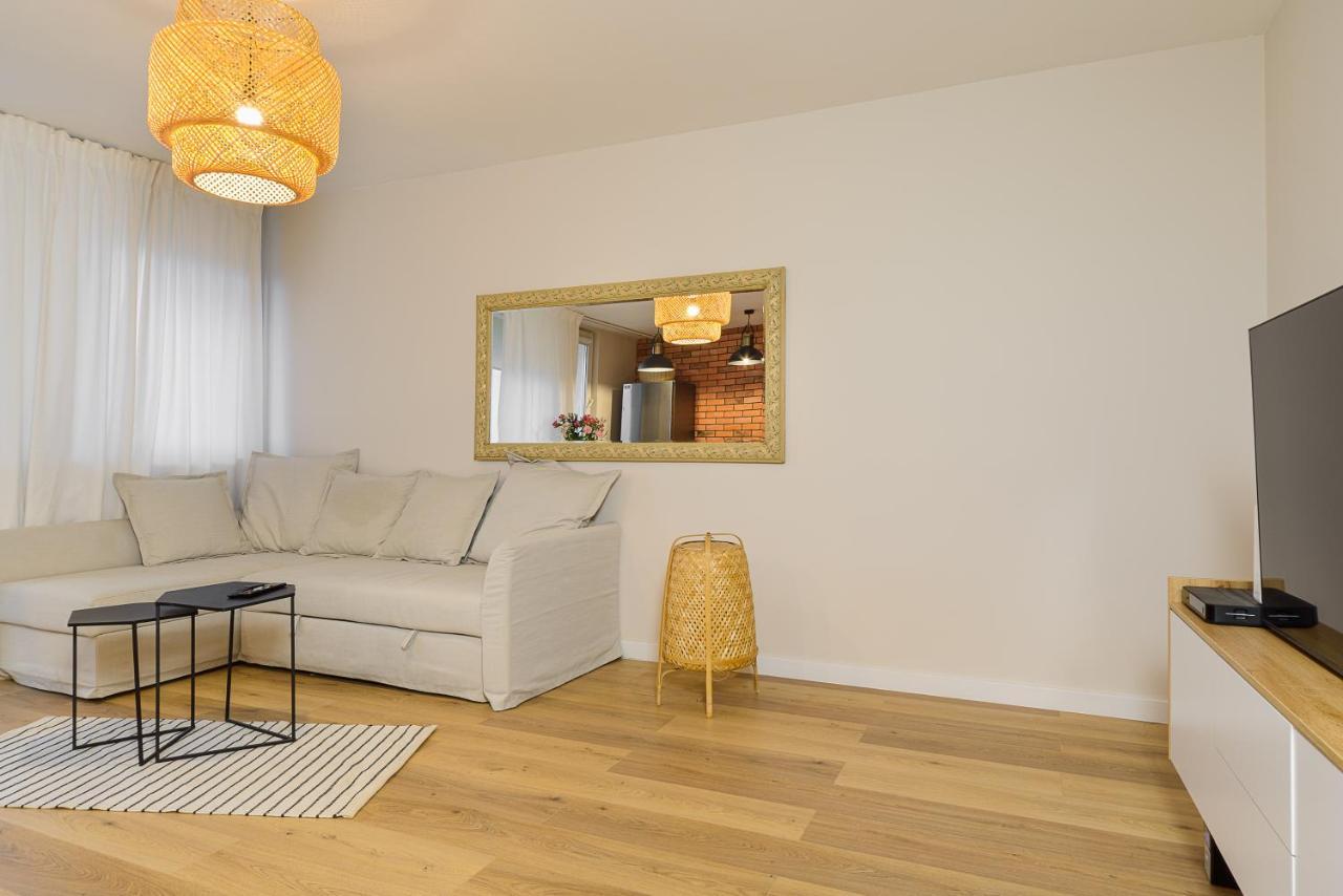 P&O Apartments Hawajska 바르샤바 외부 사진