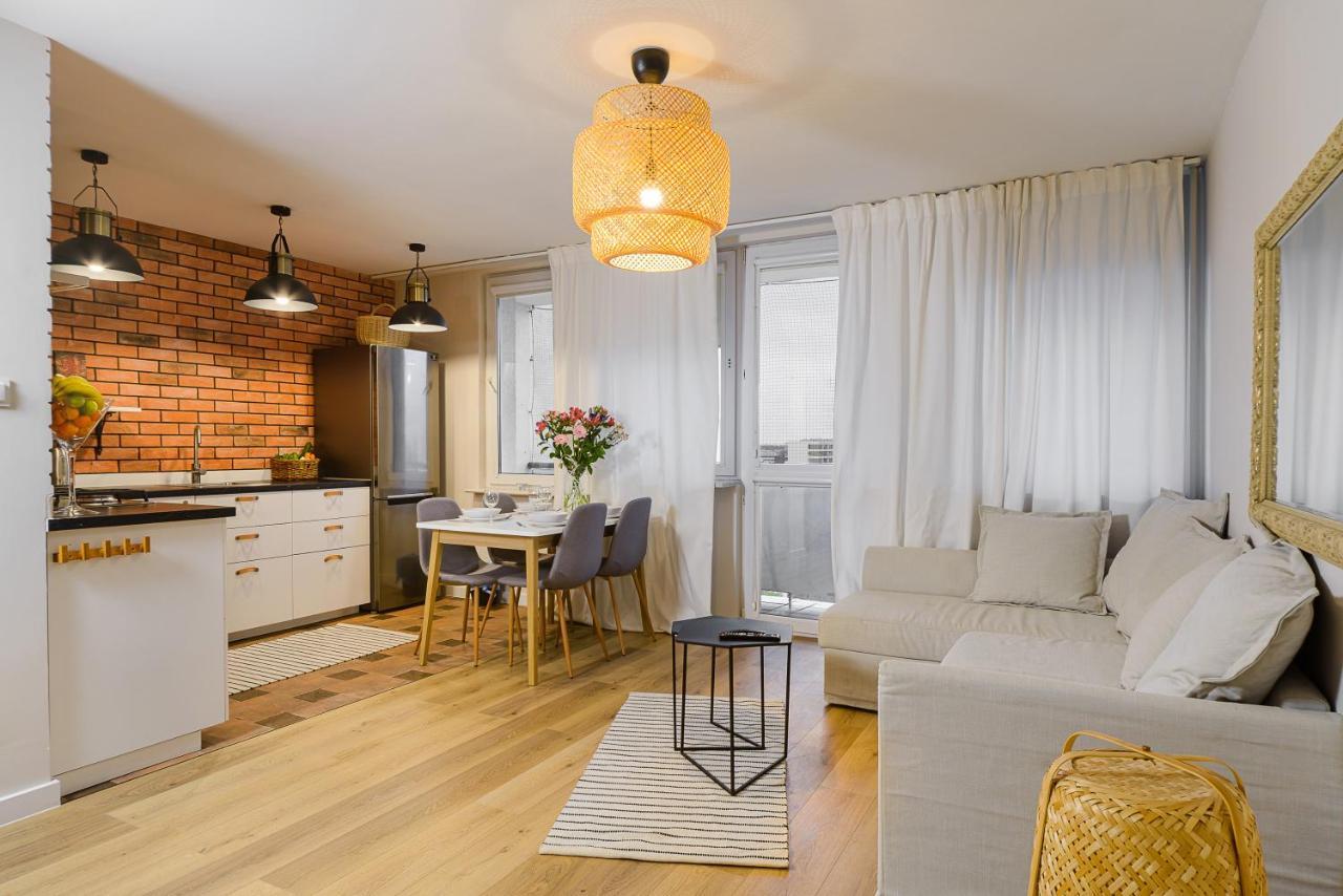 P&O Apartments Hawajska 바르샤바 외부 사진